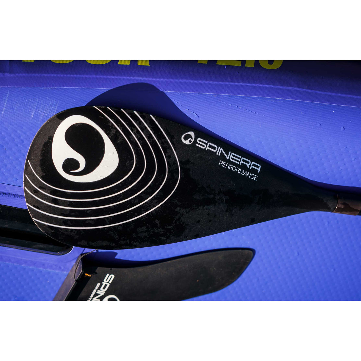 20309 Performance Fiberglass SUP Paddle Spinera